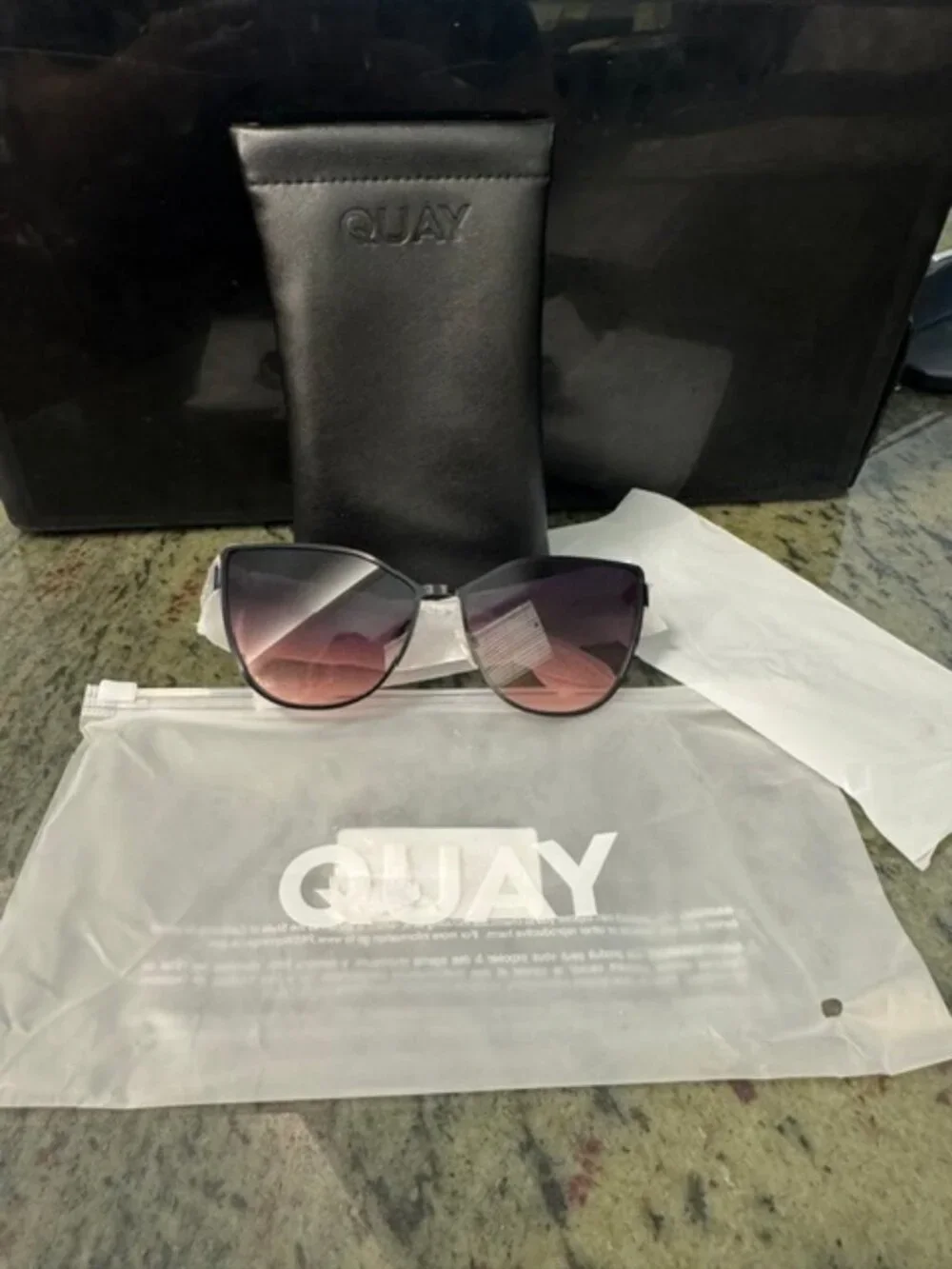 QUAY AUSTRALIA In Pursuit Sunglasses 64 16 145 New with Case and Cleaning Cloth